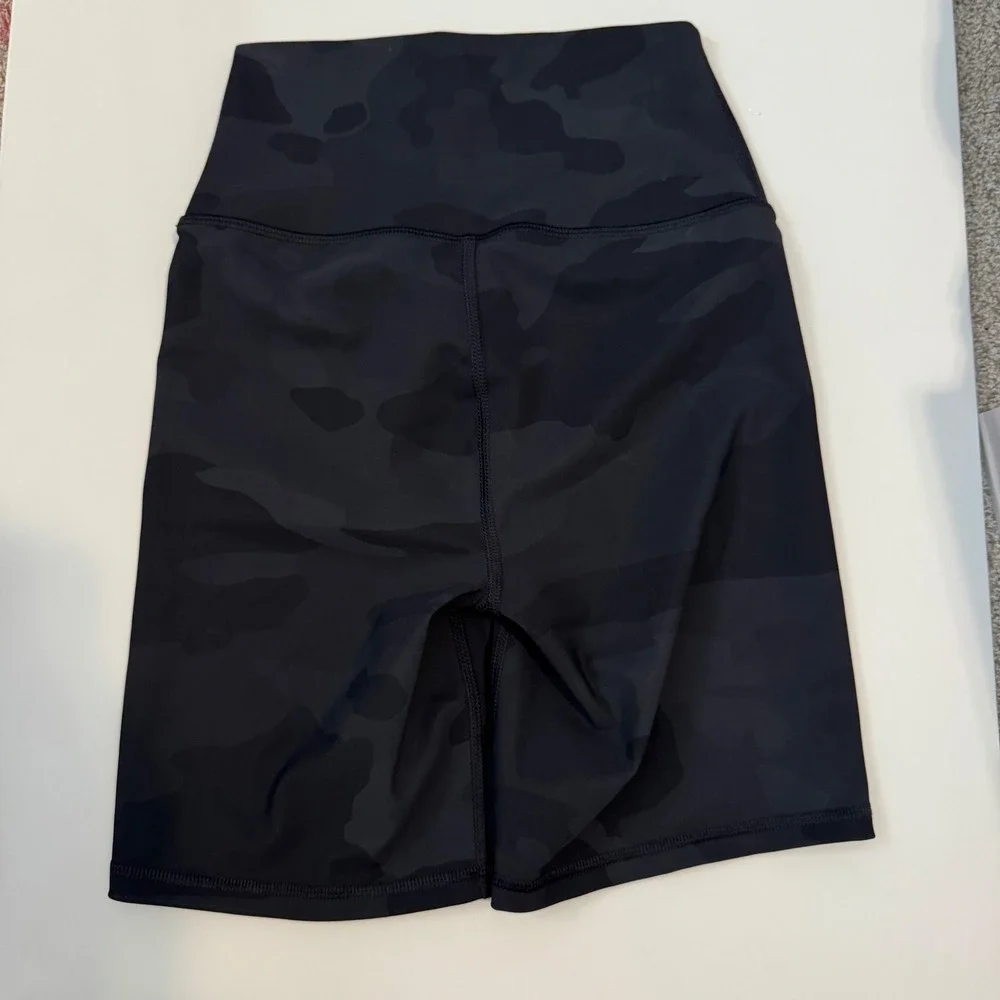 Alo Yoga Black Camo High-Waist Vapor Biker Shorts Womens Size XS RN87370