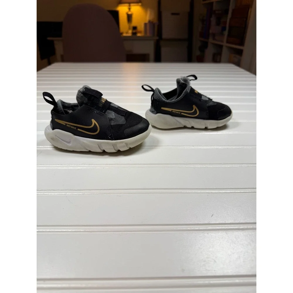 Nike Flex Runner 2 Toddler 7C Black Gold Slip On Sneakers DJ6039-007