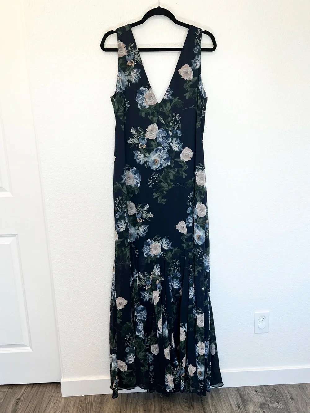Abercrombie Dark Indigo Floral Plunge Godet Skirt Maxi Dress- Size Large Tall