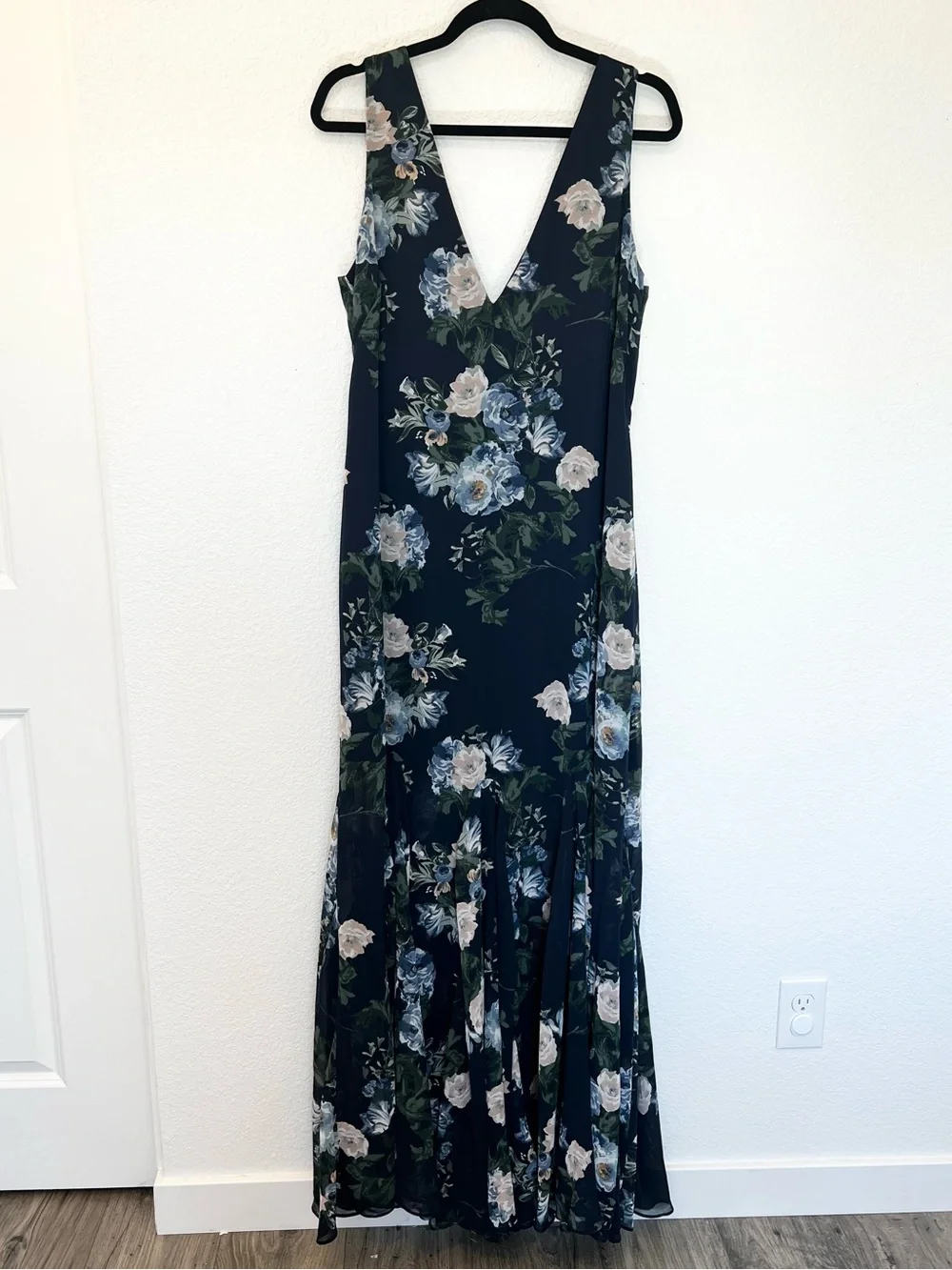 Abercrombie Dark Indigo Floral Plunge Godet Skirt Maxi Dress- Size Large Tall
