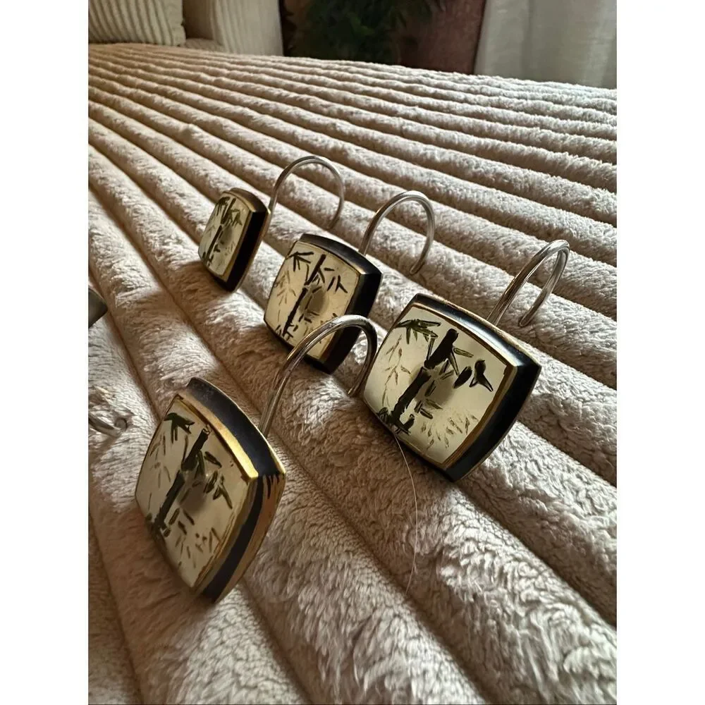 Bamboo motif curtain hooks