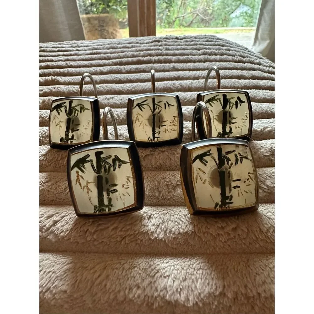 Bamboo motif curtain hooks