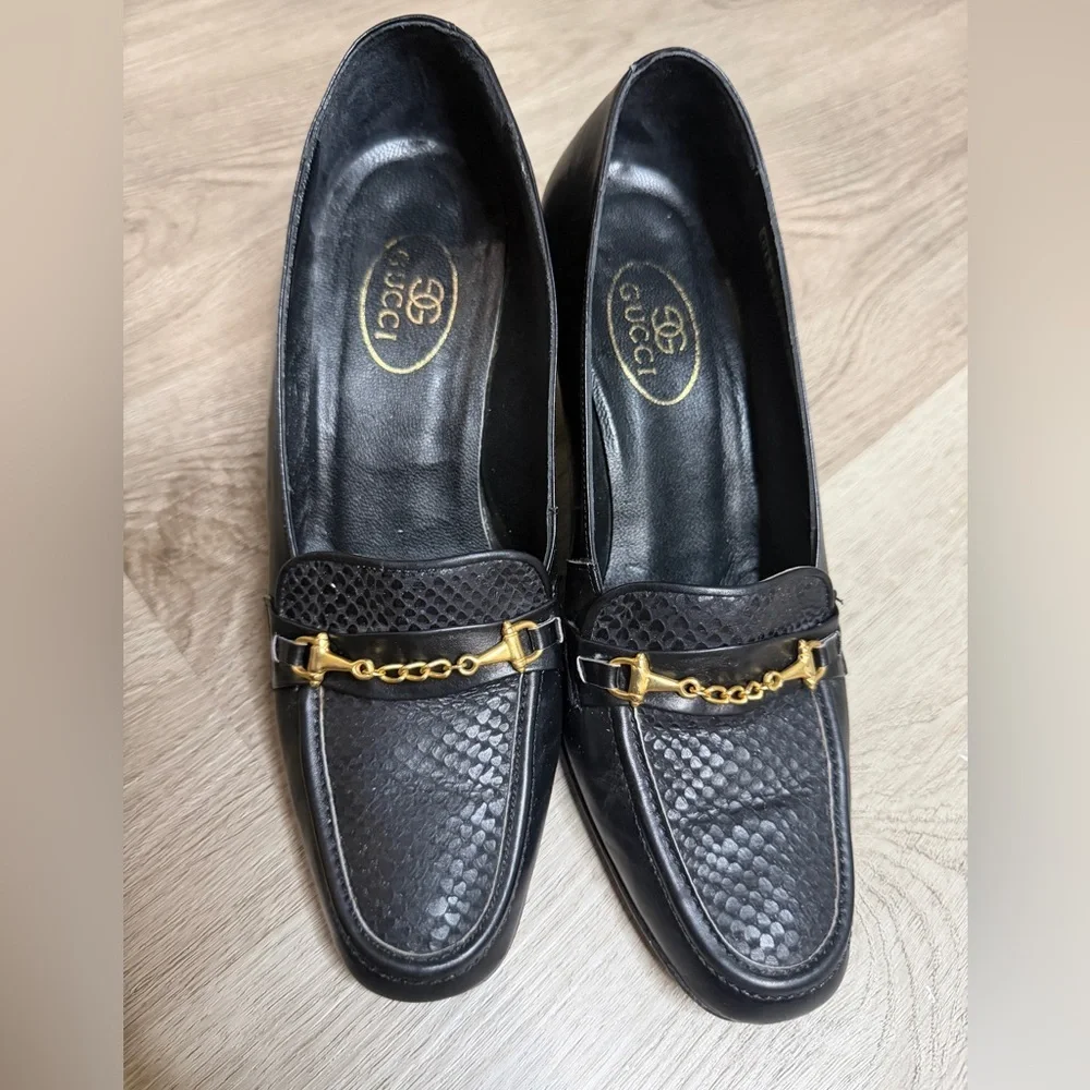 Gucci Black Leather Loafers with Gold Horsebit Chain