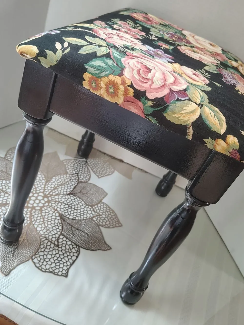 Vintage Floral Upholstered Accent Stool - Black Floral Storage 17