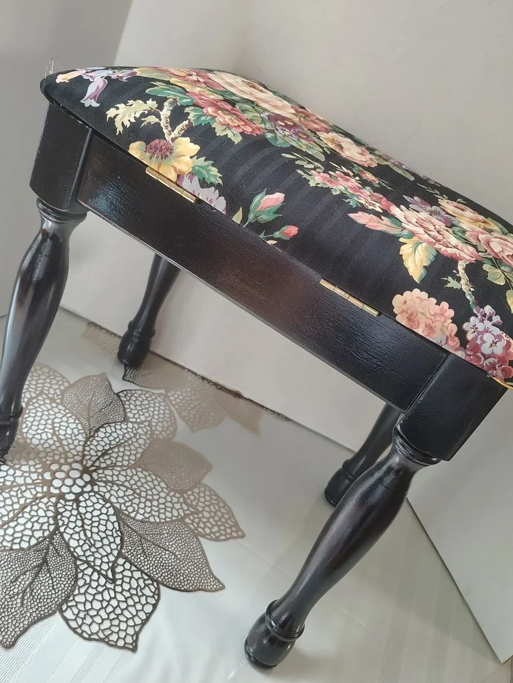 Vintage Floral Upholstered Accent Stool - Black Floral Storage 17