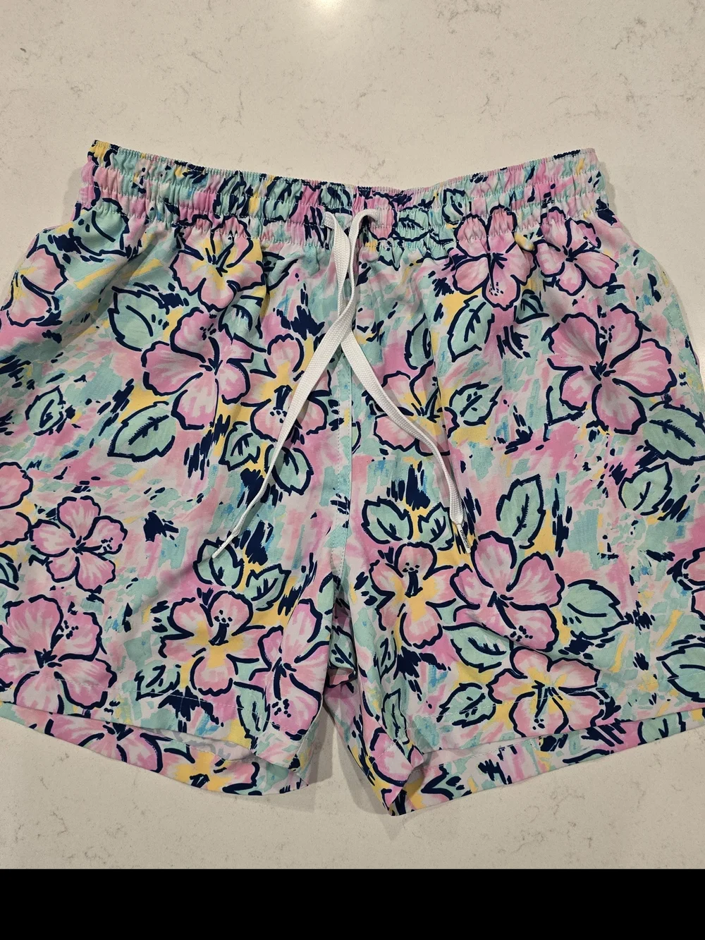 chubbies Men's Swim Trunks Size M Pastel Floral Elastic Waist Shorts