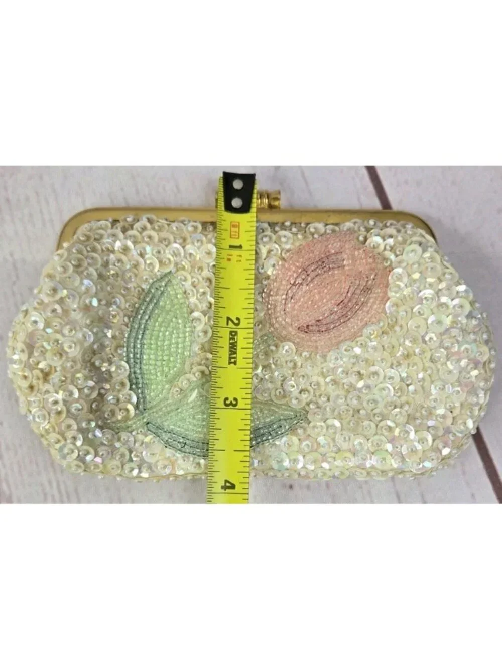 Vtg Sequined Bead Opalescent Framed Coin Purse Tulip Kiss Lock Hong Kong