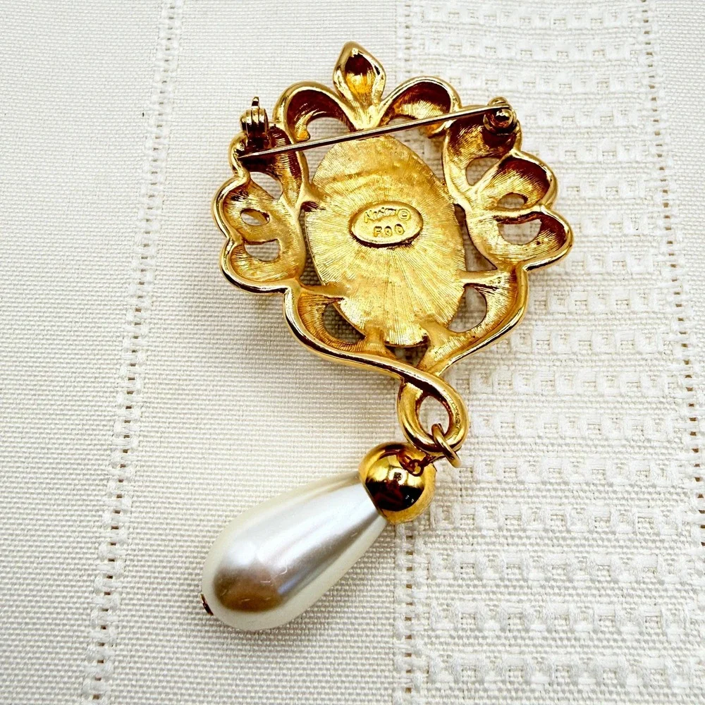 Vintage NAPIER Gold Tone Black Cabochon Brooch w/ Dangle Teardrop Faux Pearl
