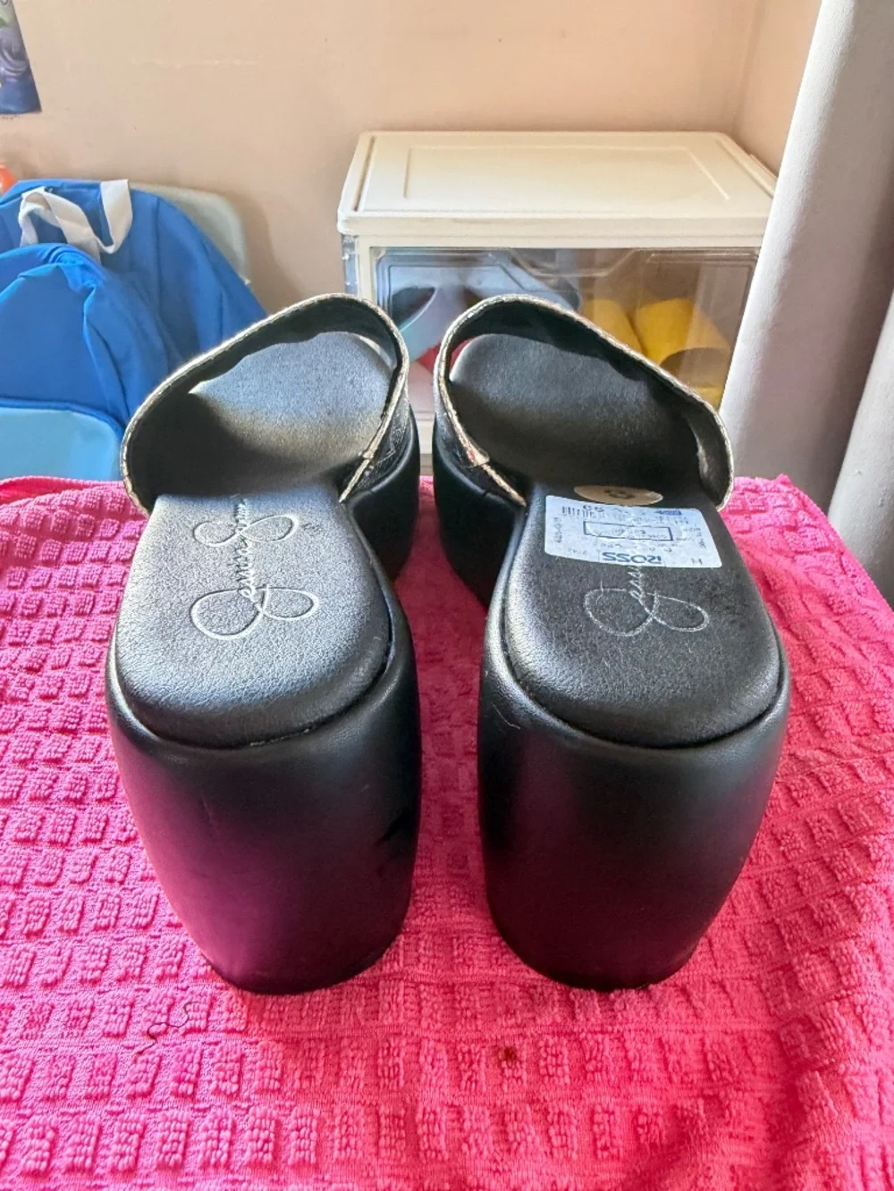 SILVER PLATFORMS