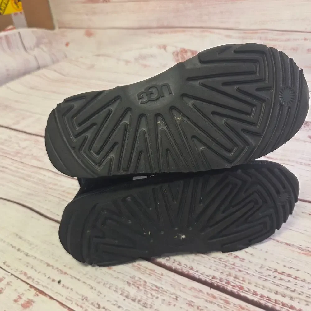 UGG Big Kids Black Lace-Up Boots SIze 7 Bold Logo