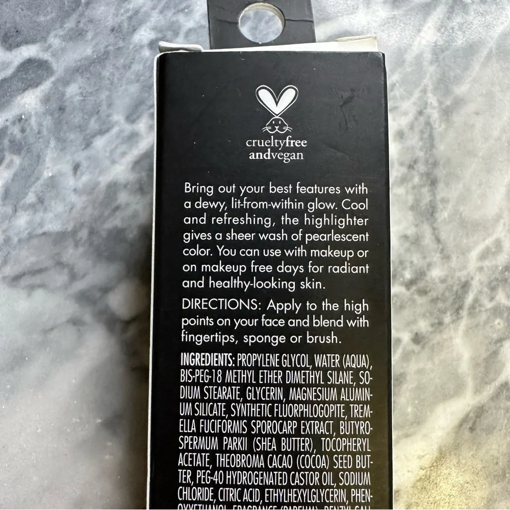 New ELF e.l.f. Daily Dew Stick Highlighter‎