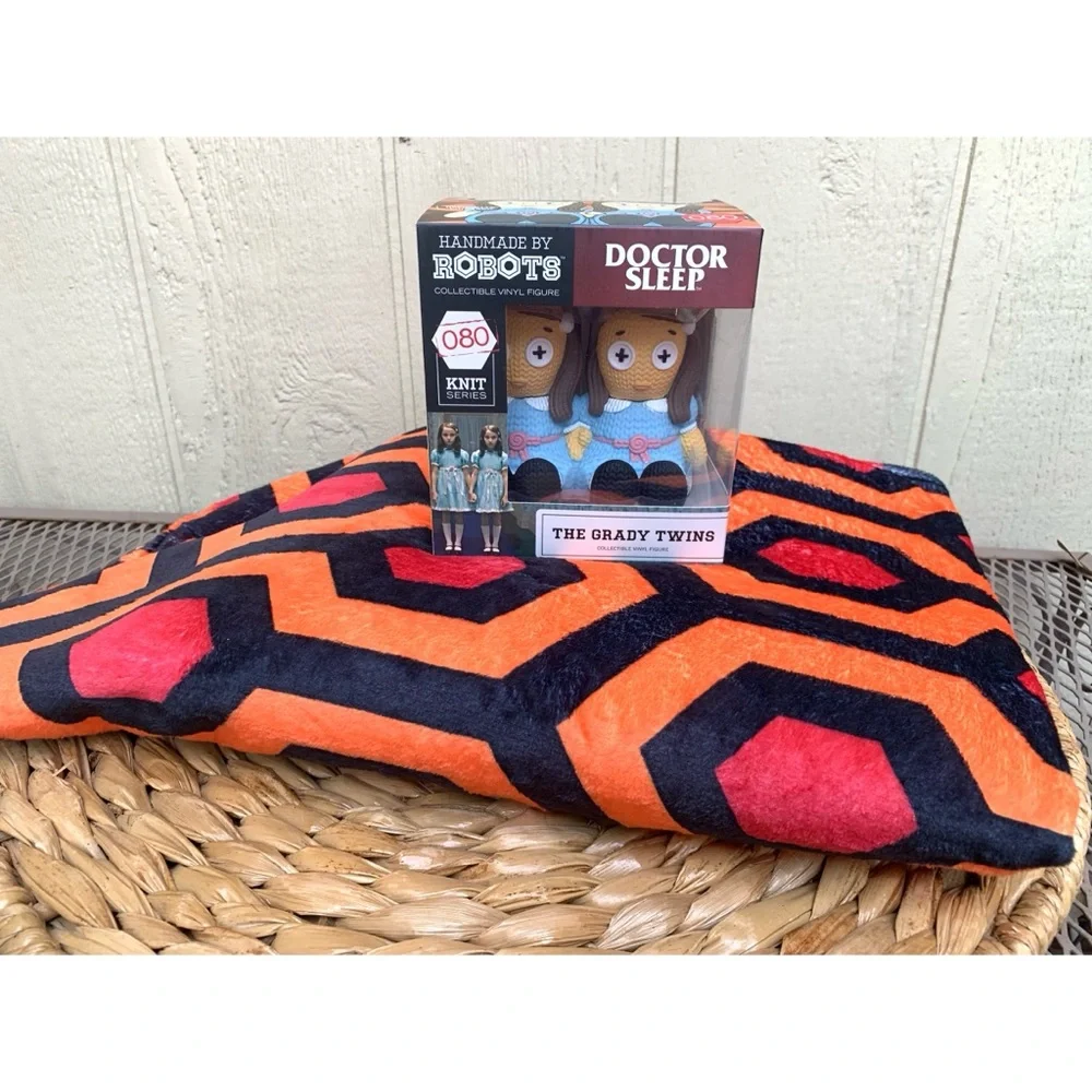 The Shining Plush Blanket & The Grady Twins “Handmade by Robots” Vinyl Figure