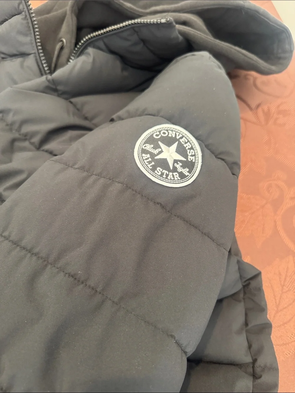 Men's Converse Puffer Jacket. Size Large