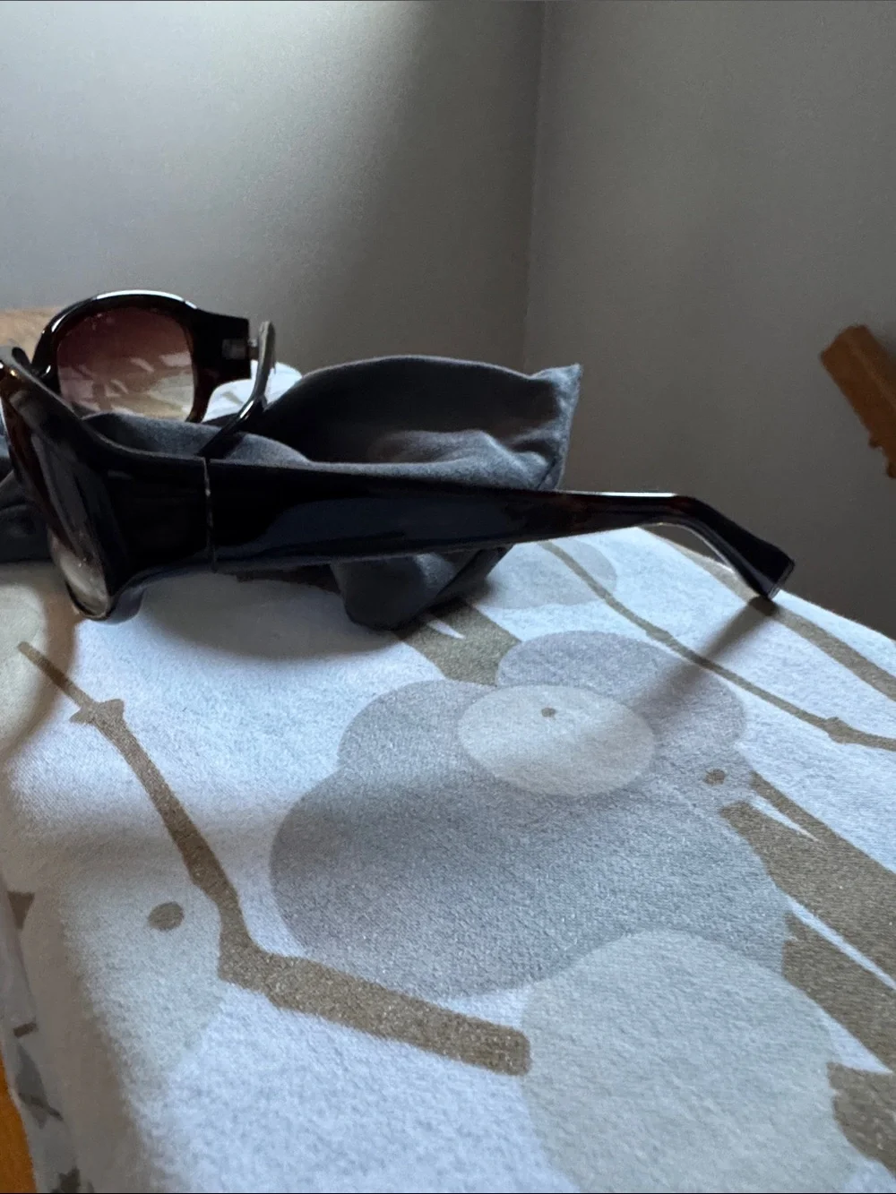 Oliver Peoples Women's Oversized Sunglasses - Brown with bag