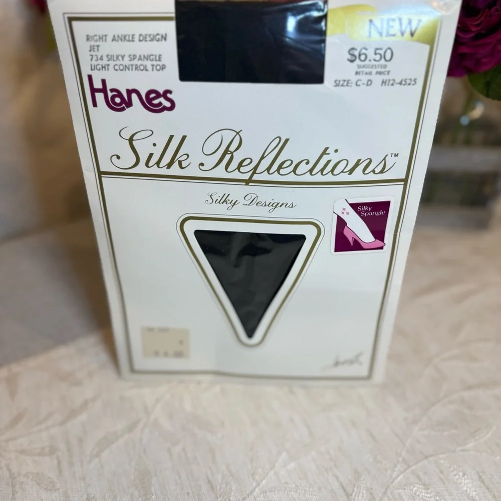 Vintage‎ Hanes Silk Reflections Silky Light Control Size C-D. Jet. NWT