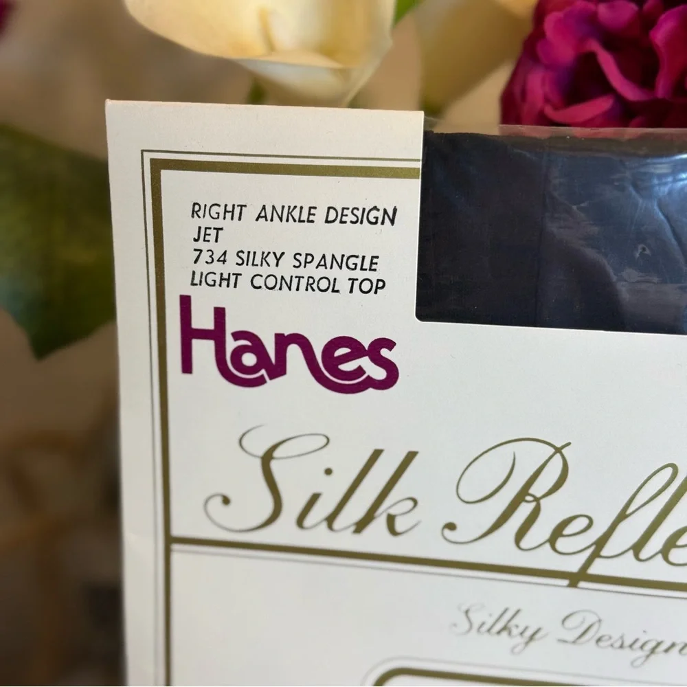 Vintage‎ Hanes Silk Reflections Silky Light Control Size C-D. Jet. NWT