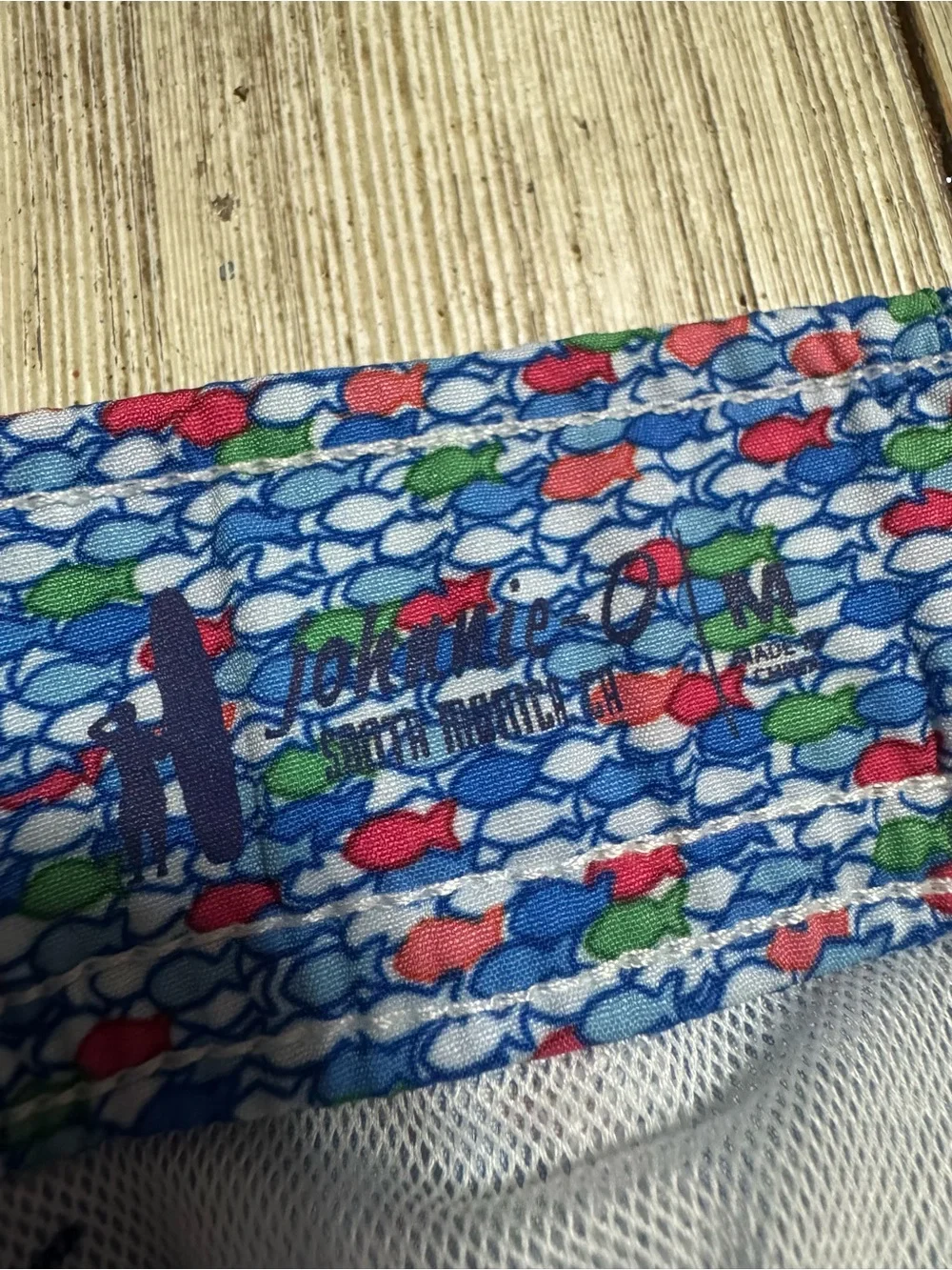 Johnnie-O Men’s M Half Elastic Swim Trunks Red Fin Blue Fin Fish print