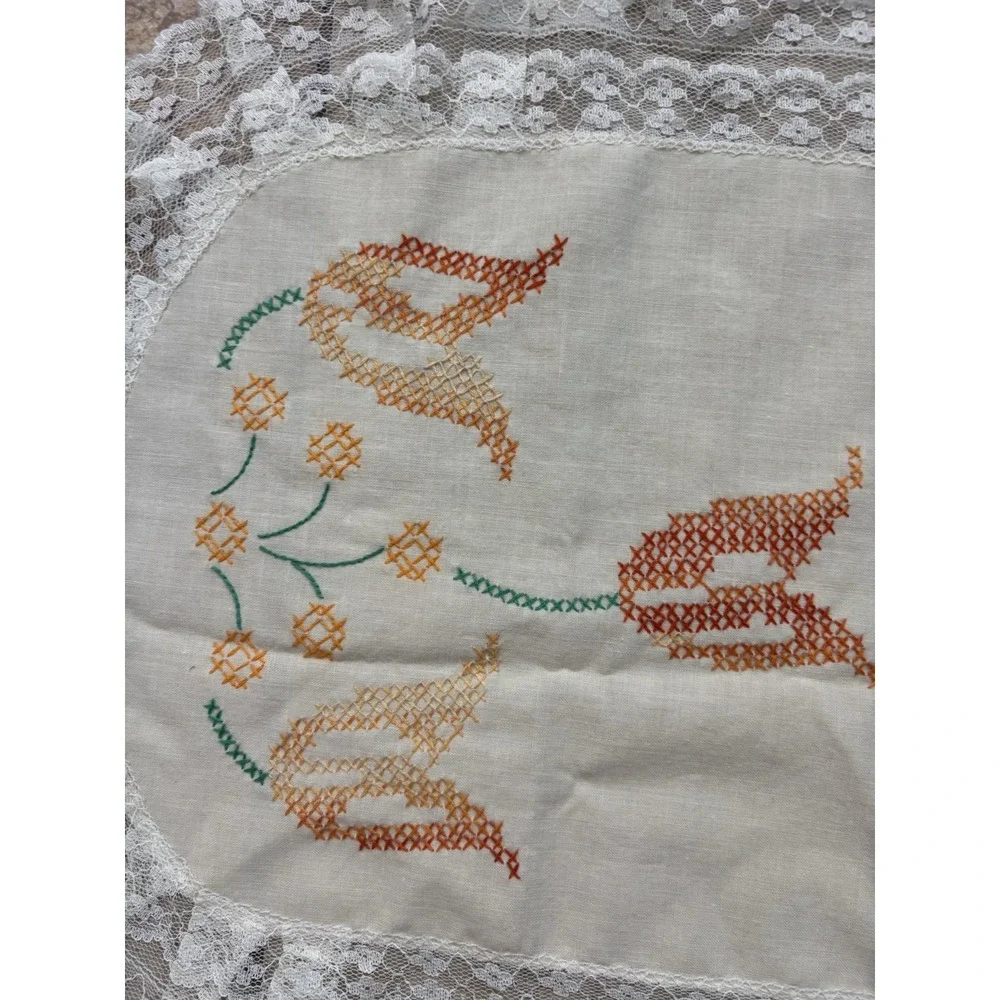 Vintage Hand Embroidered Floral Table Runner Lace Trim 30in Cottagecore Decor
