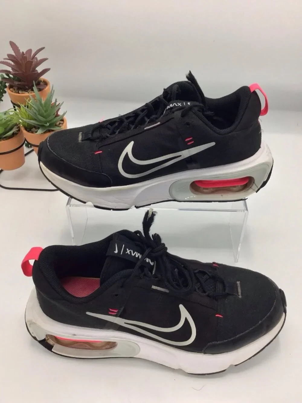 Nike Air Max INTRLK Womens Size 9 Black White Silver Hyper Pink DQ2904-004