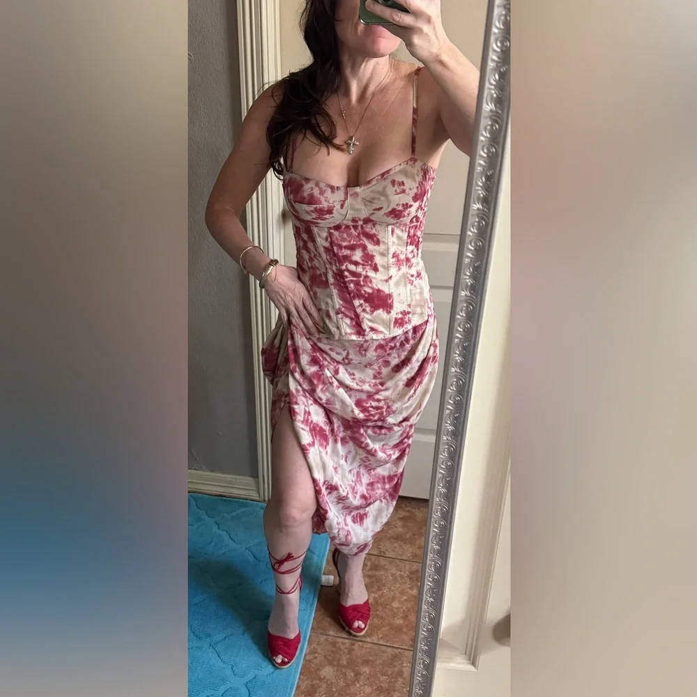 💗 PrettyLittleThing Fuchsia Tie-Dye Corset & Skirt Set – NEW w/ Tags (Size 6)