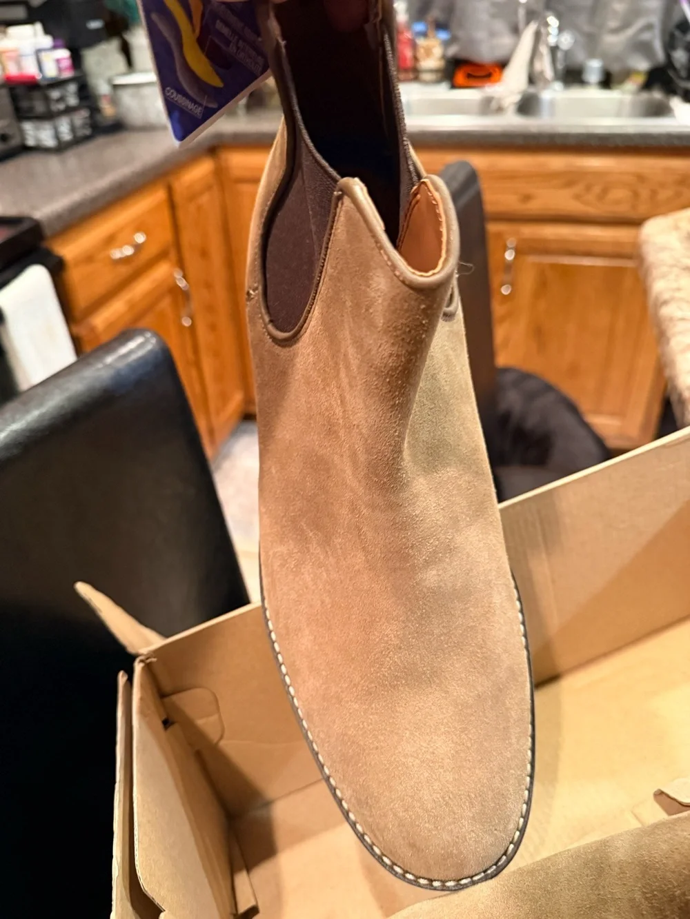 *NEW* Clarks - Men's Jaxen Chelsea - Taupe Suede Boots - size 13