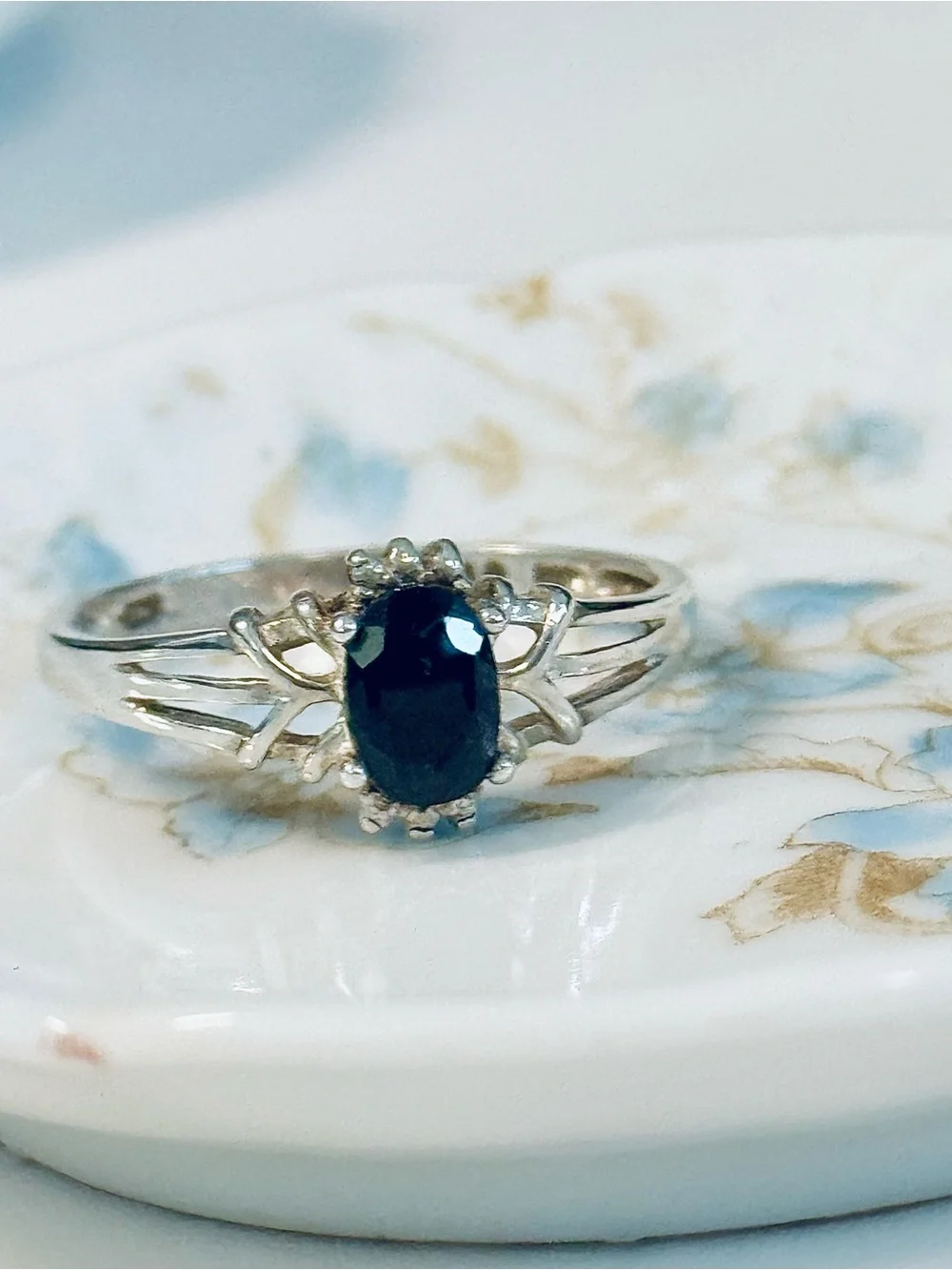 Vtg AVON Sterling Silver Black Sapphire Ring (10)