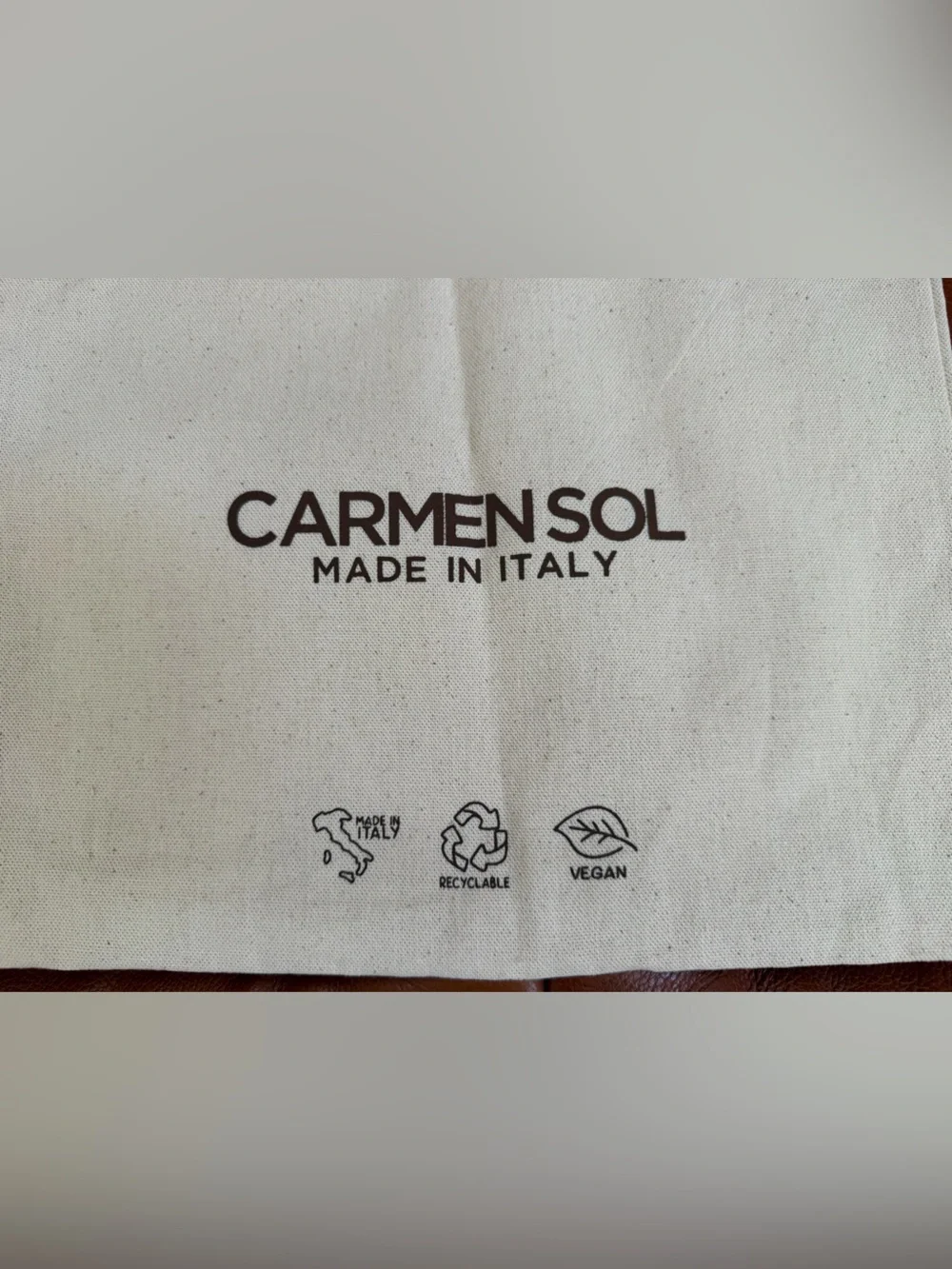 NWOT CARMEN SOL Set of 2 Dust Bag