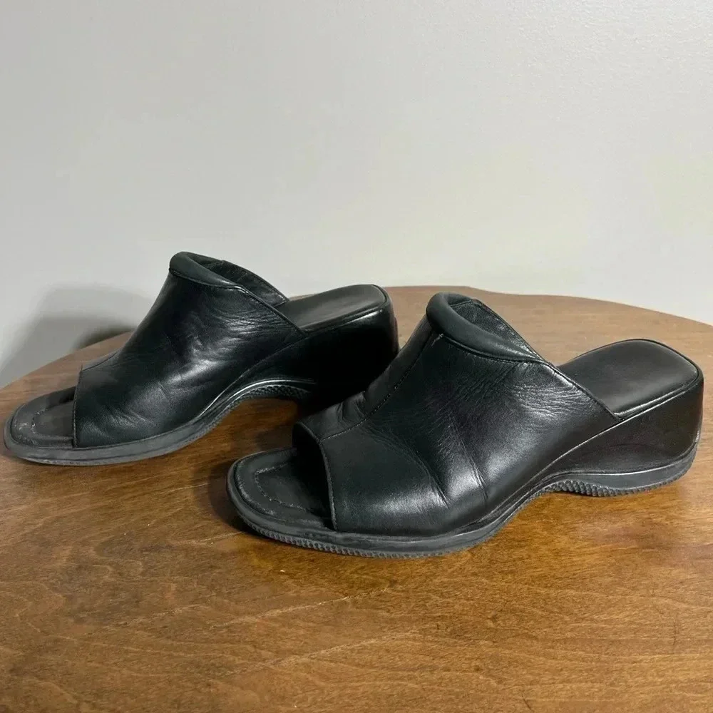 Ecco Black Open Toe‎ Mules 3.5