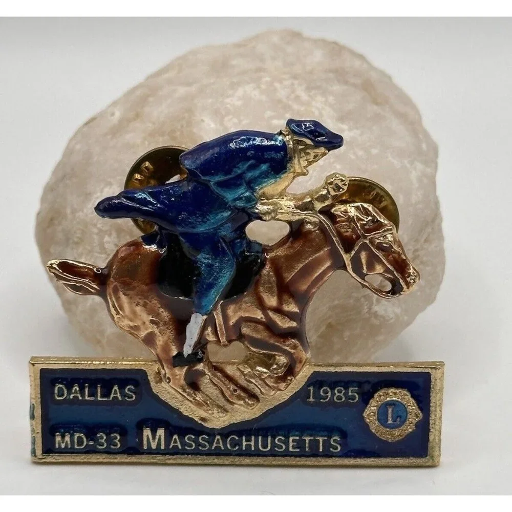 Lions Club Dallas Massachusetts Paul Revere Horse Vintage Tack Pin‎