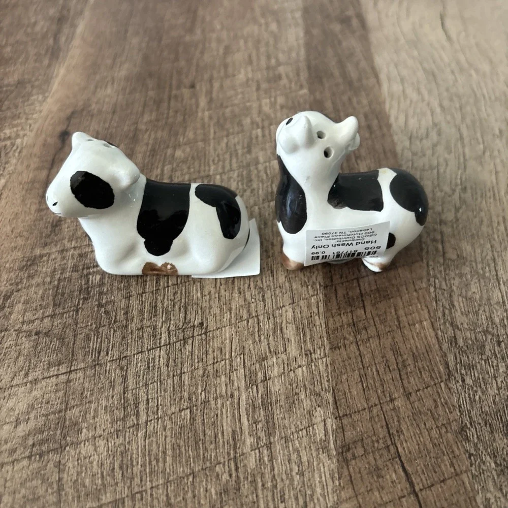 Vintage Stoneware COWS CALF Salt Pepper Shakers Set Cottage Core