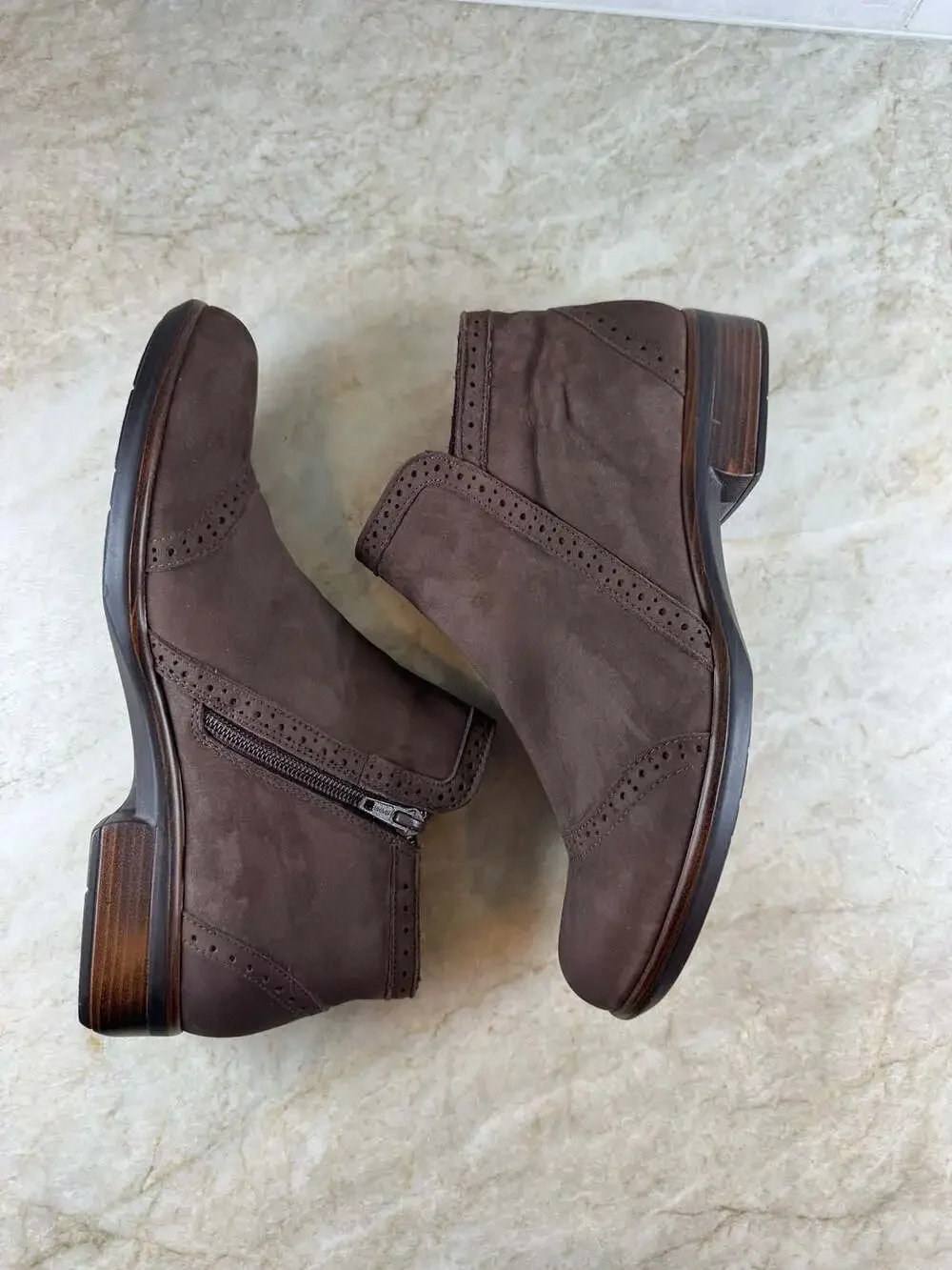 Naot Nefasi Coffee Bean Nubuck Leather Ankle Boots Brogue Zip Women EU 38