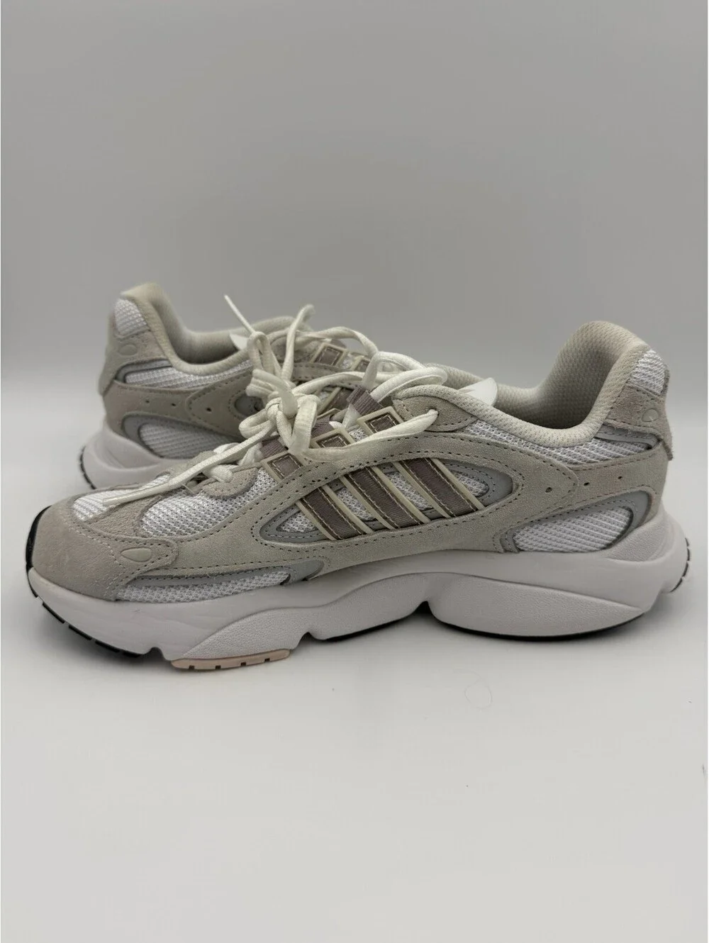 Adidas Originals Ozmillen Women’s Size 8.5 Running Shoe Sneakers Footwear