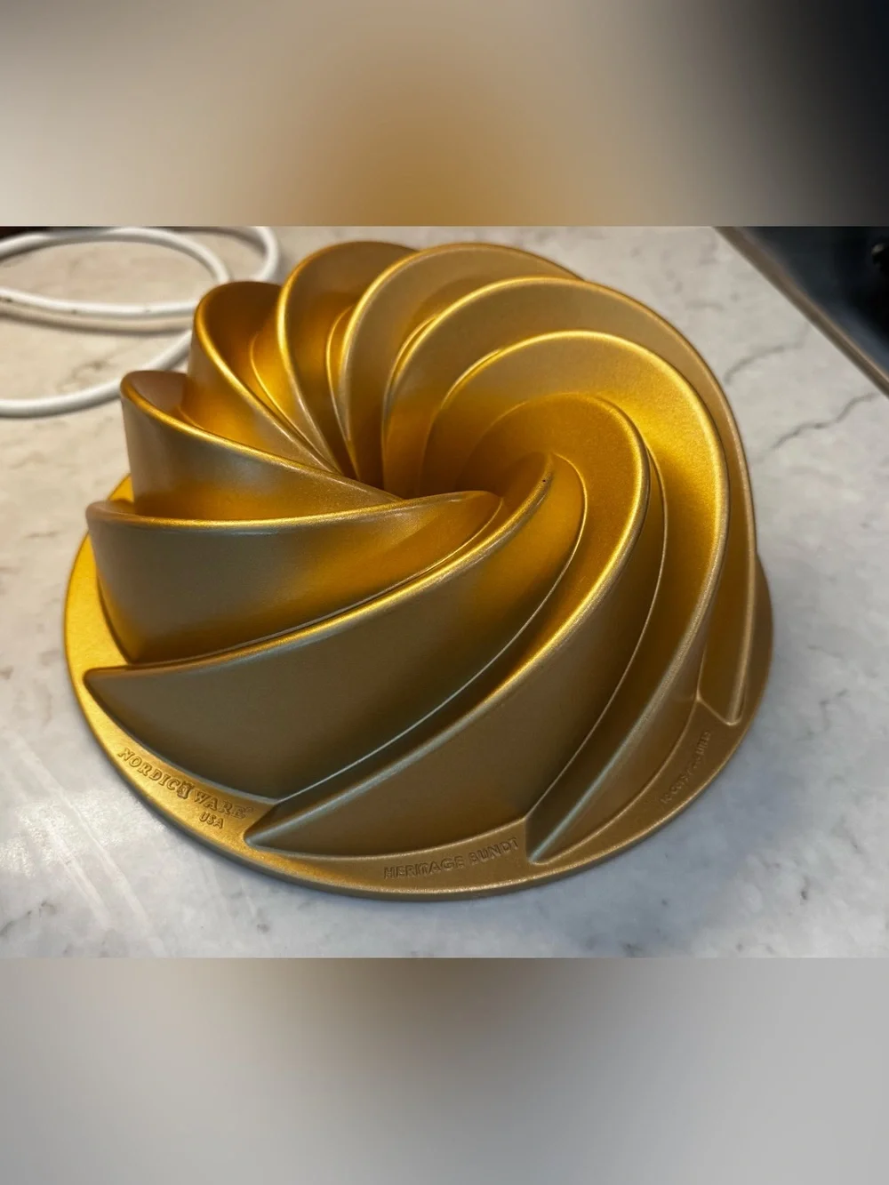 Nordic Ware Heritage Bundt cake pan