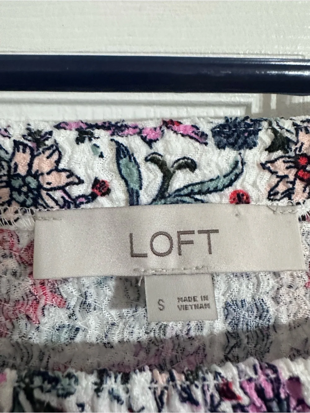 LOFT Floral Square Neck Puff Sleeve Top Size S White Pink Red Stretch Blouse