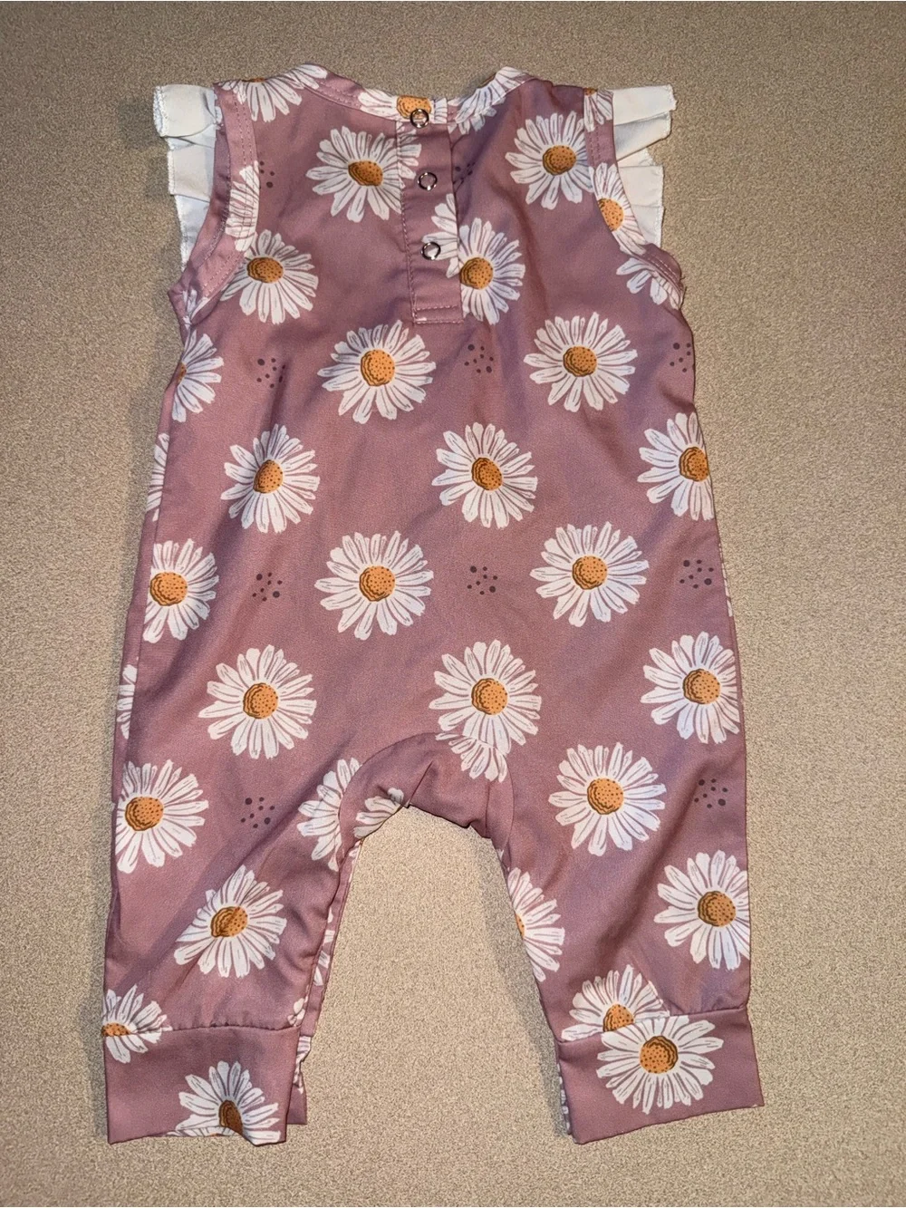 Floral jumpsuit size 62 (I think around 3 months)