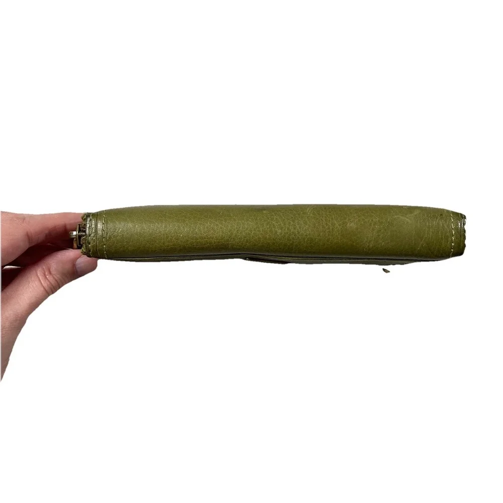 FOSSIL Avocado Green Pebble Leather Zip Around Wallet Card Holder Quiet Luxury