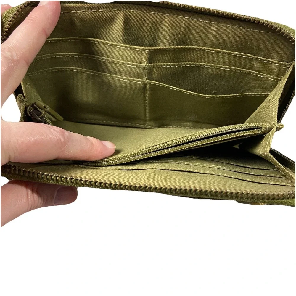 FOSSIL Avocado Green Pebble Leather Zip Around Wallet Card Holder Quiet Luxury