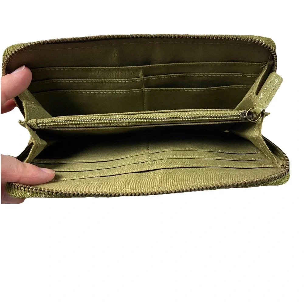 FOSSIL Avocado Green Pebble Leather Zip Around Wallet Card Holder Quiet Luxury
