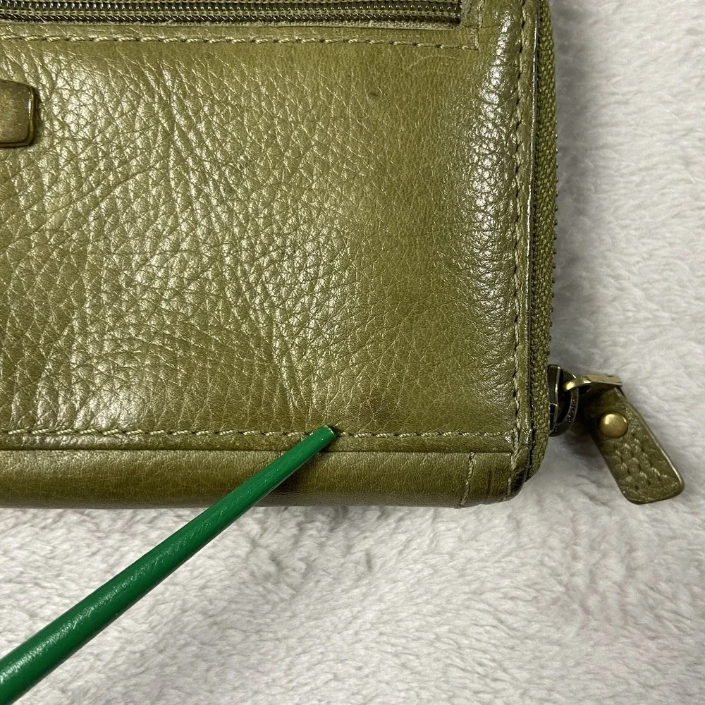 FOSSIL Avocado Green Pebble Leather Zip Around Wallet Card Holder Quiet Luxury