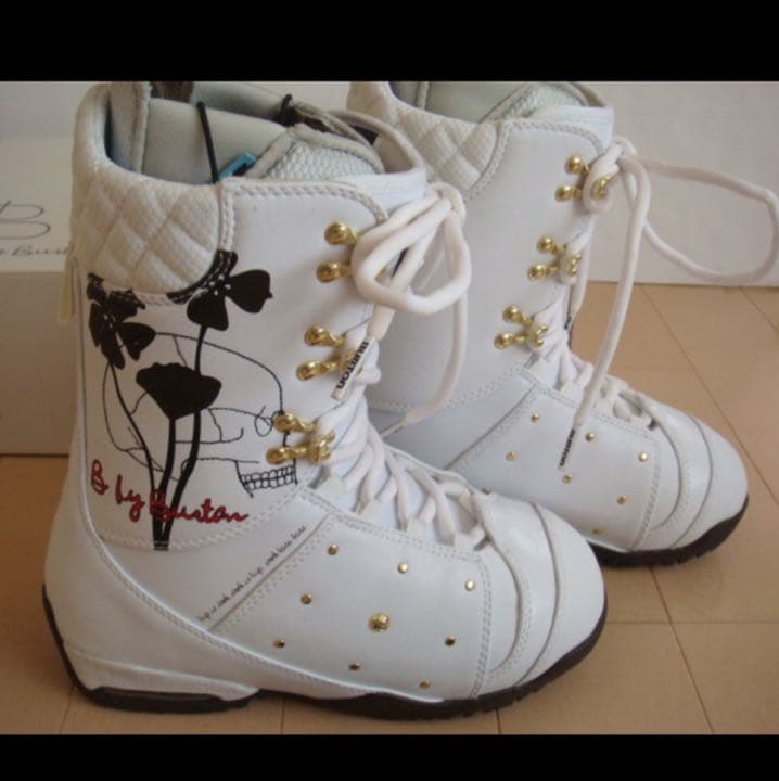 BURTON Snowboard Limited Edition Floral Pattern Boots White