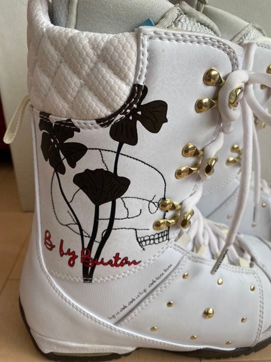 BURTON Snowboard Limited Edition Floral Pattern Boots White